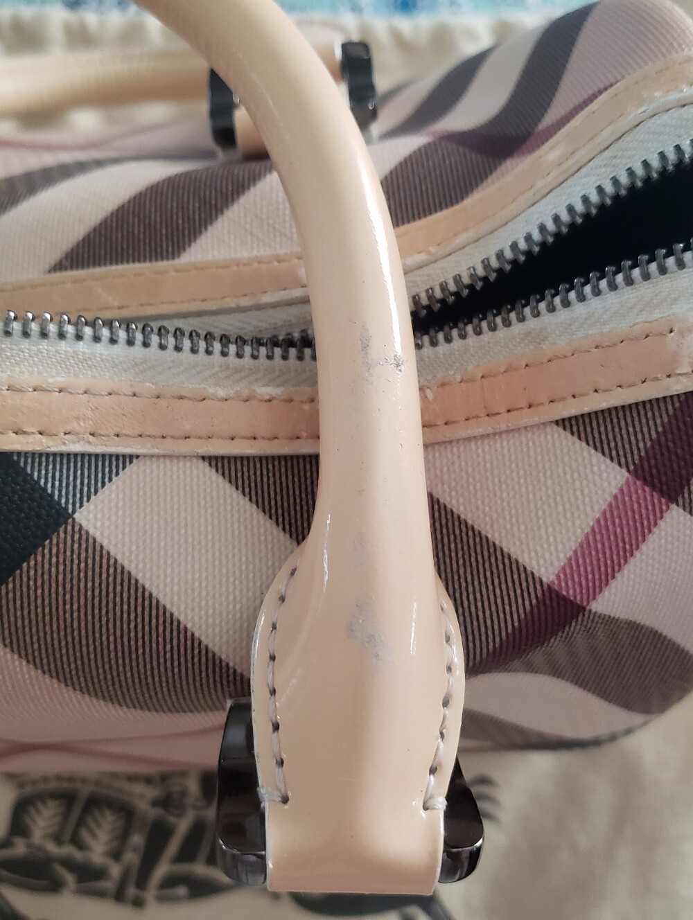 Burberry Bag - Picture 4 of 11